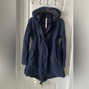lululemon packable rain jacket, size 4, navy